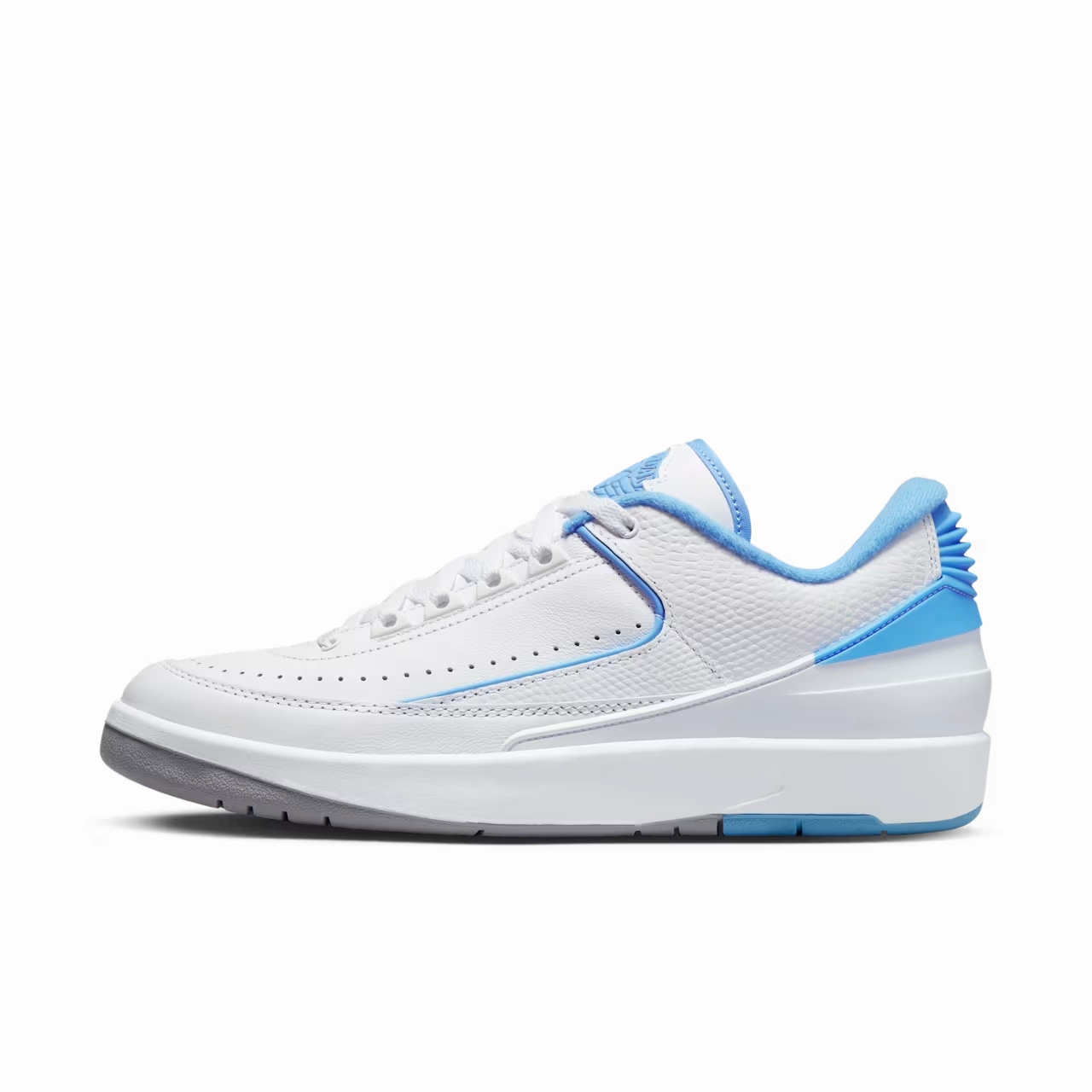 Air Jordan 2 Low DV9956-104 Men's White University Blue Basketball Shoes GBNC285 running in a forest
