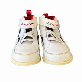 Low Heel Calm Move Air Jordan Boys White | Red Sneakers