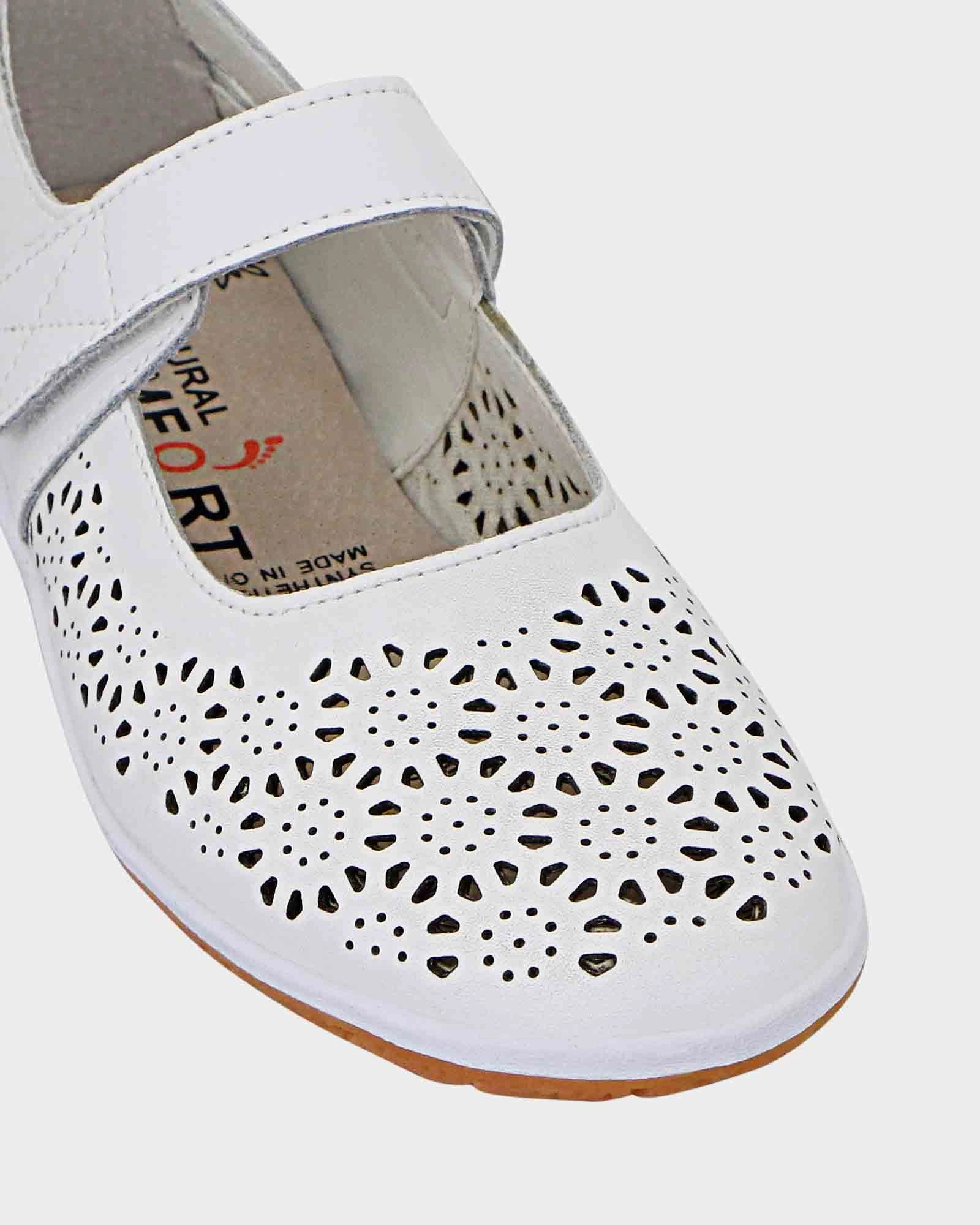 Break Ready Pillow Base Briana White