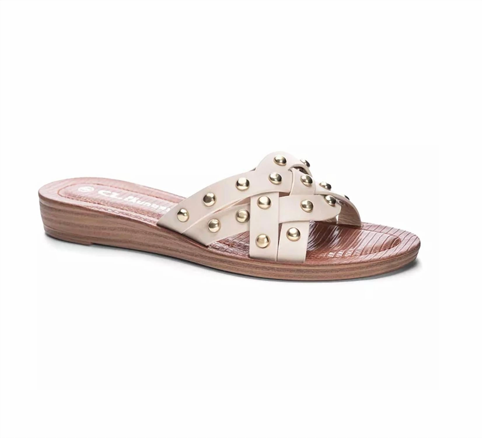 Cassie Aspiring Sandal In Beige Cozy Step