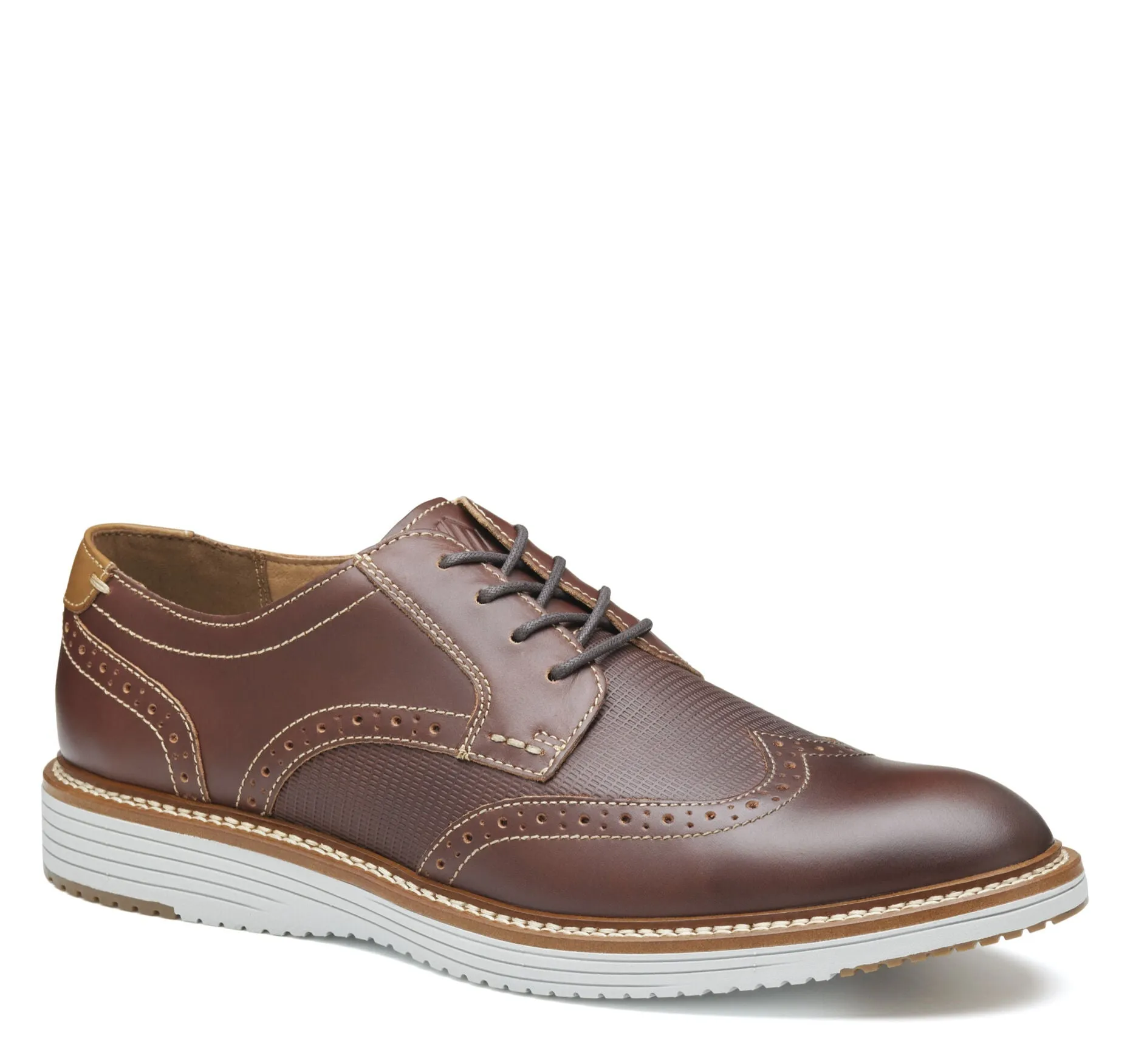 Johnston & Murphy Men's Hodges Wingtip  Shoe Tan Oxfords