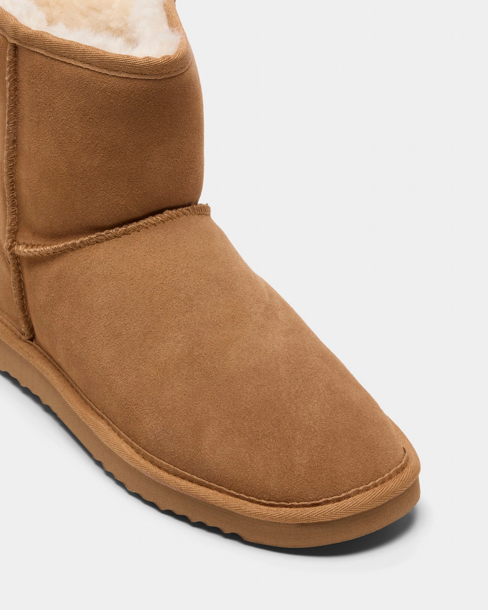 Jackaroo Ugg Chestnut Seamless Comfort Trail Exploration