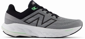 860 V14 Men's Running Shoes (Width 2E) running in an obstacle course race