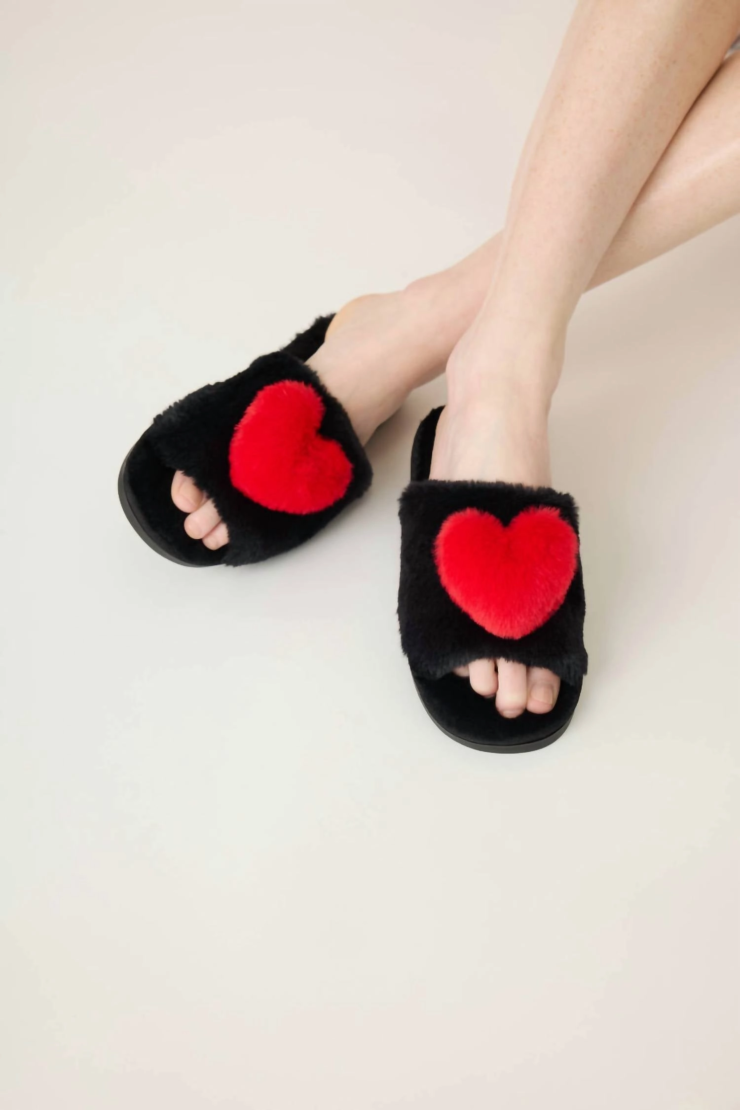Women's Heart Love Slides In Red/black Modern