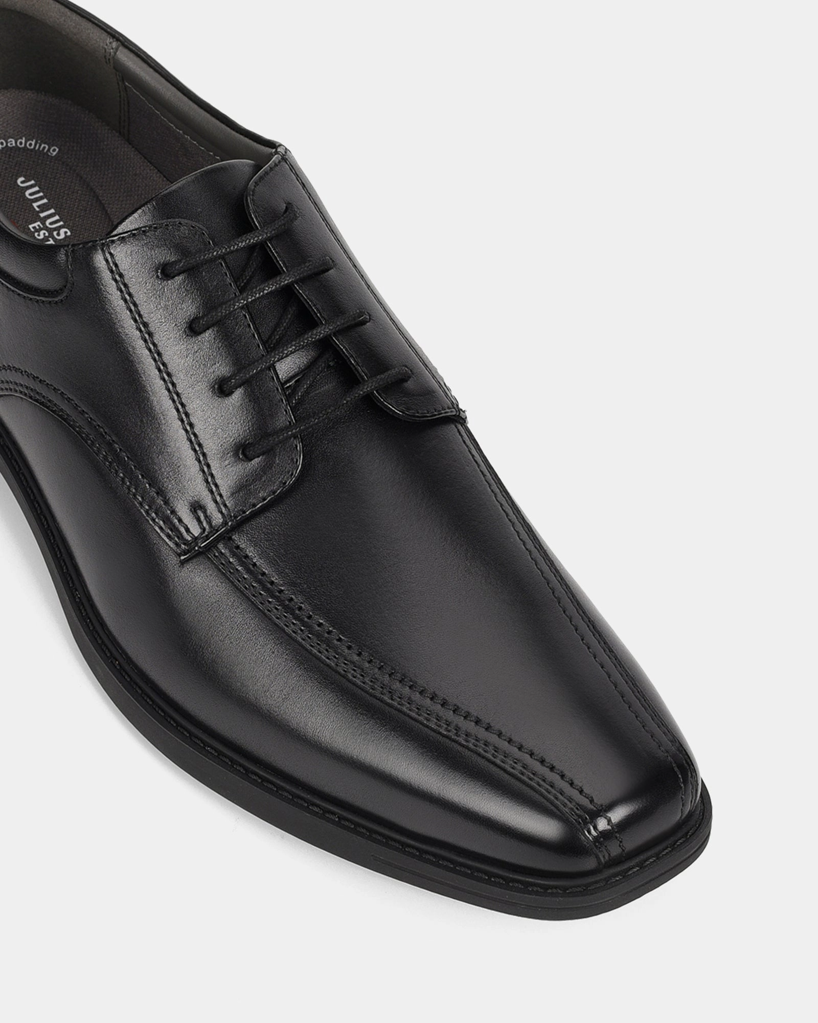 Decree Black Commuter Pick Work Day