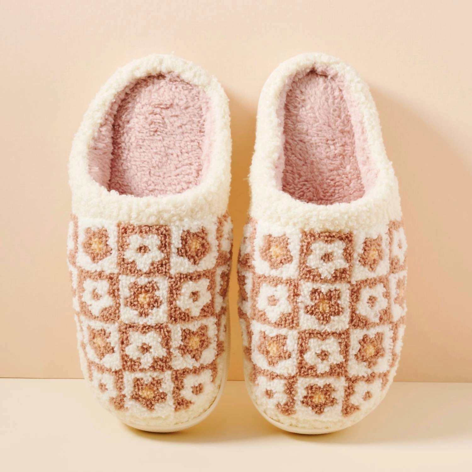 Sandal Strap Foot Support Design Women's Flower Color Block Home Slippers In Beige