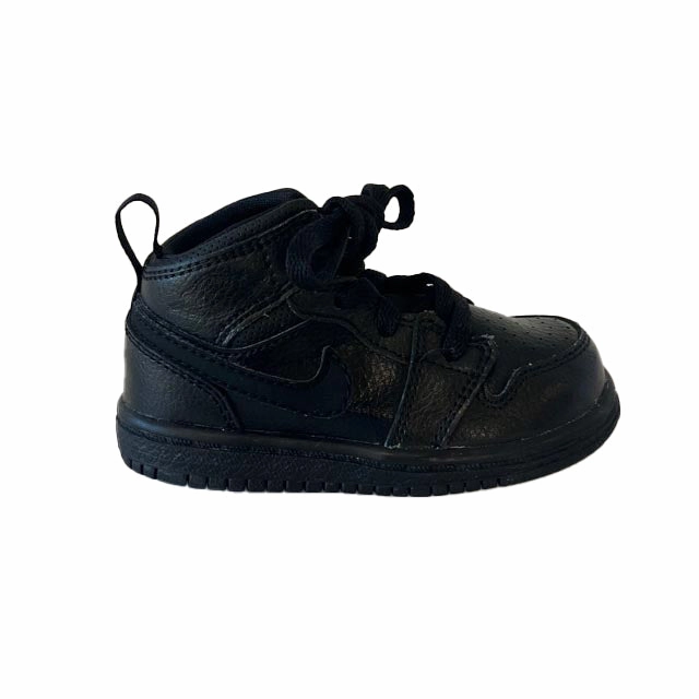 Nike Boys Black Sneakers Heavy Pace Low Step