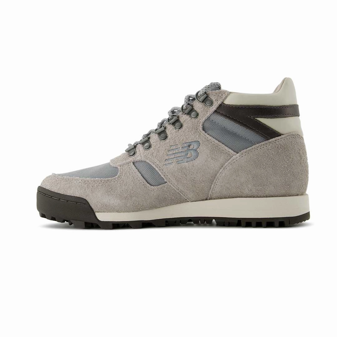 Party Goer New Balance - Unisex Rainier Boots (URAINAD)