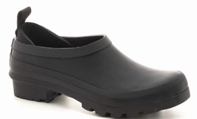 Warm Interior Minimal Silhouette Puddle Shoe Slip On Botties In Black