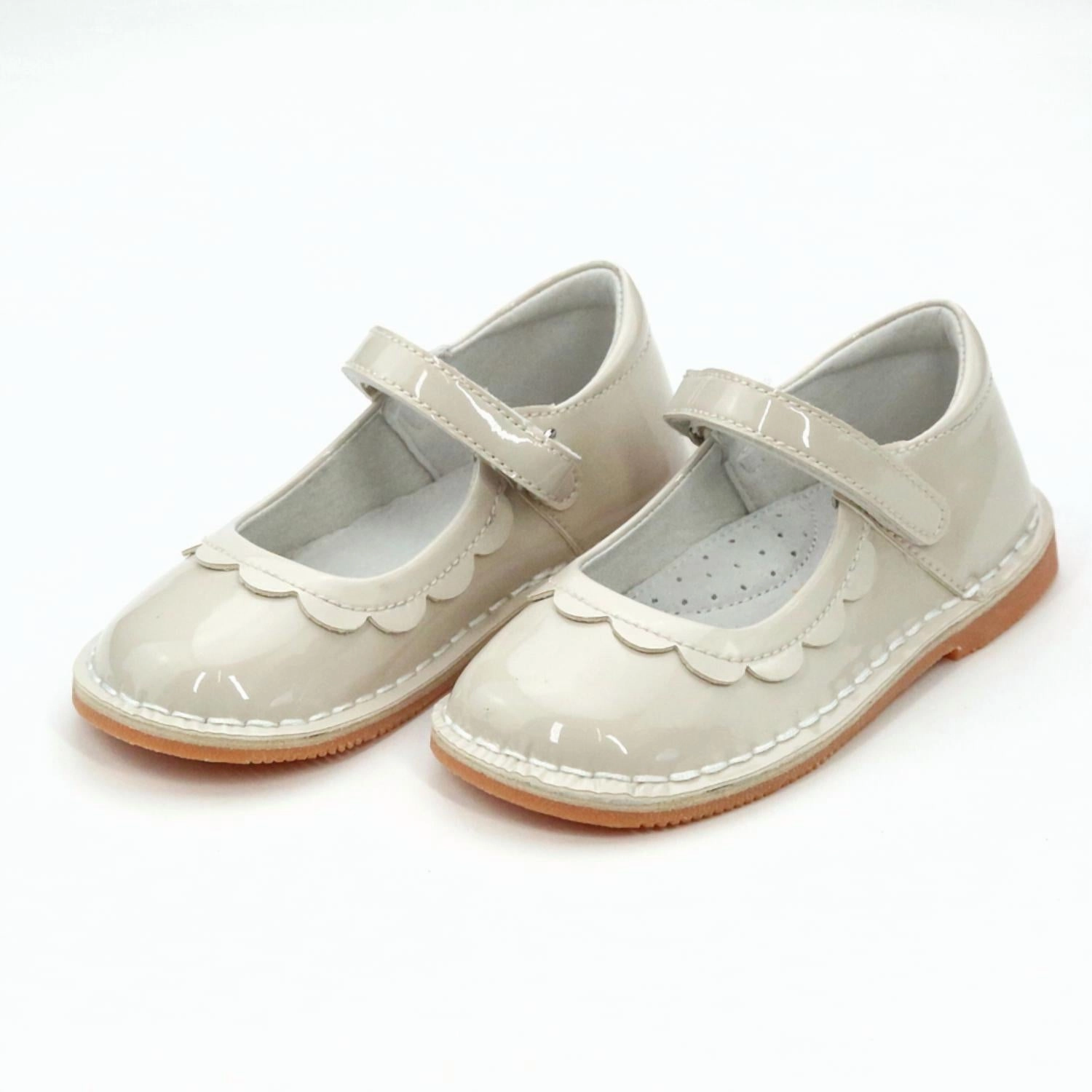 Camera Ready Girl's Violette Petal Mary Jane Shoes In Patent Cream