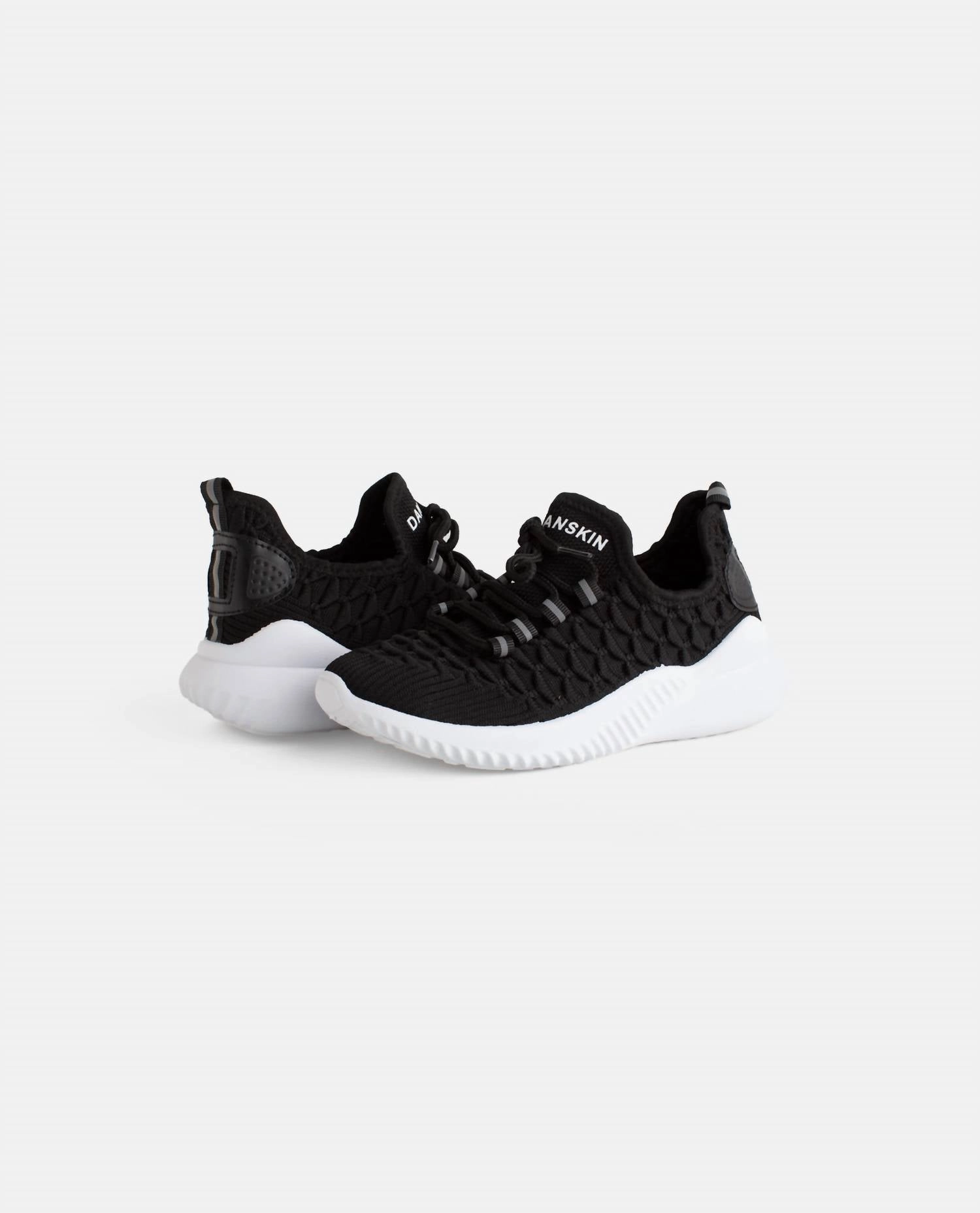 Cushioned ride Girls Stunt Lace Up Sneaker In Black