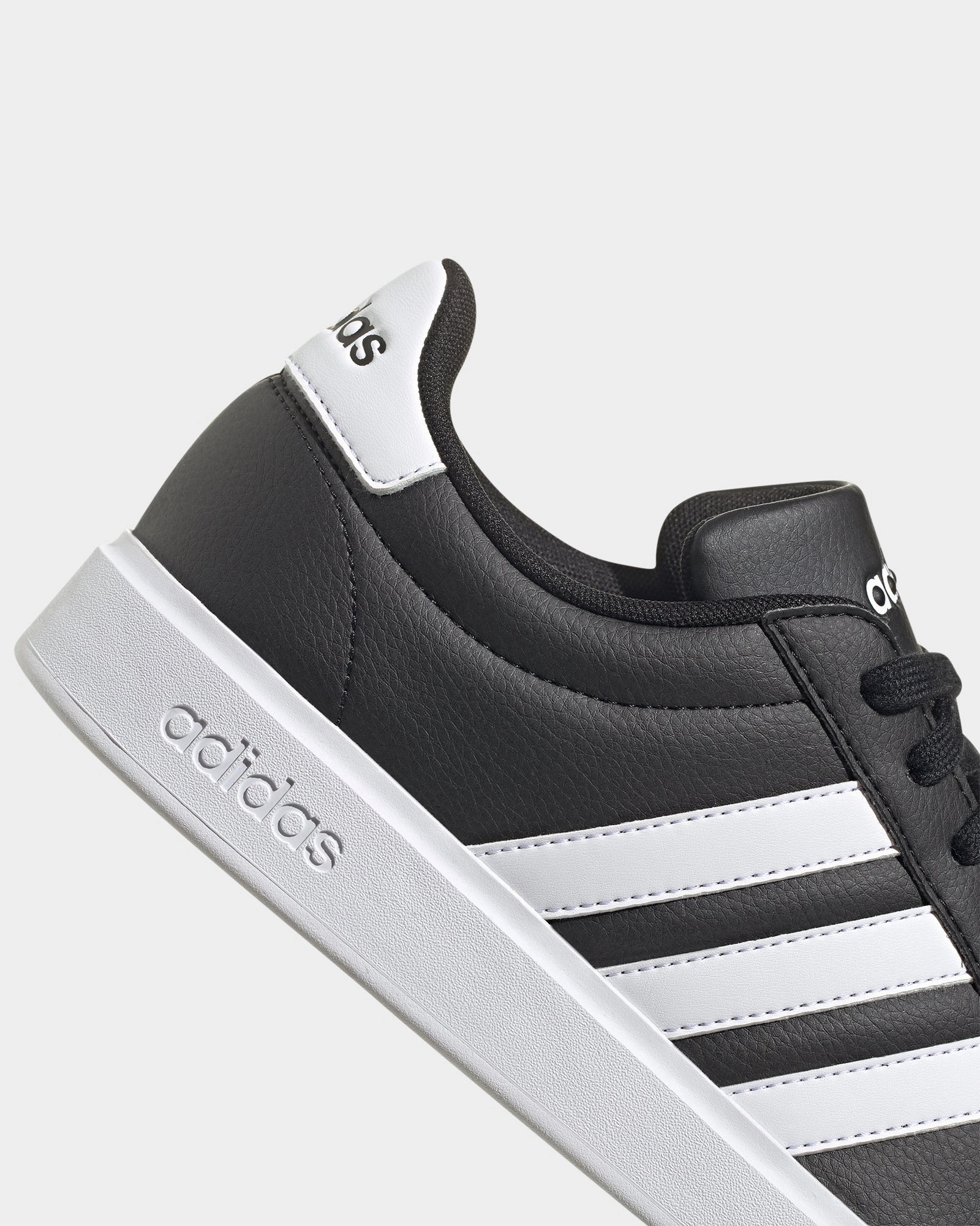 Grand Court 2.0 M Black/White wide - fit shoes Cold - resistant