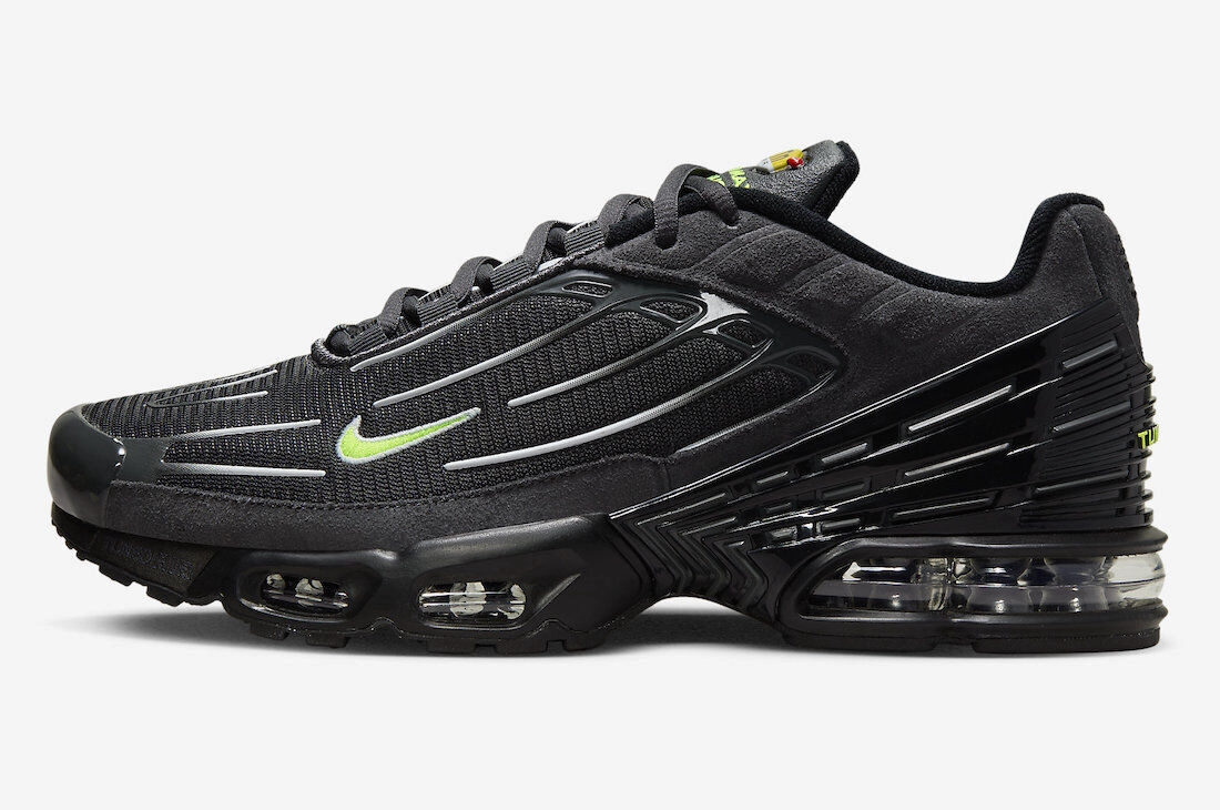 Nike Air Max Plus 3 FQ2387-001 Sneaker Men's Black Volt Lifestyle Shoes TF657 running in the heat reflective - details - safety shoes