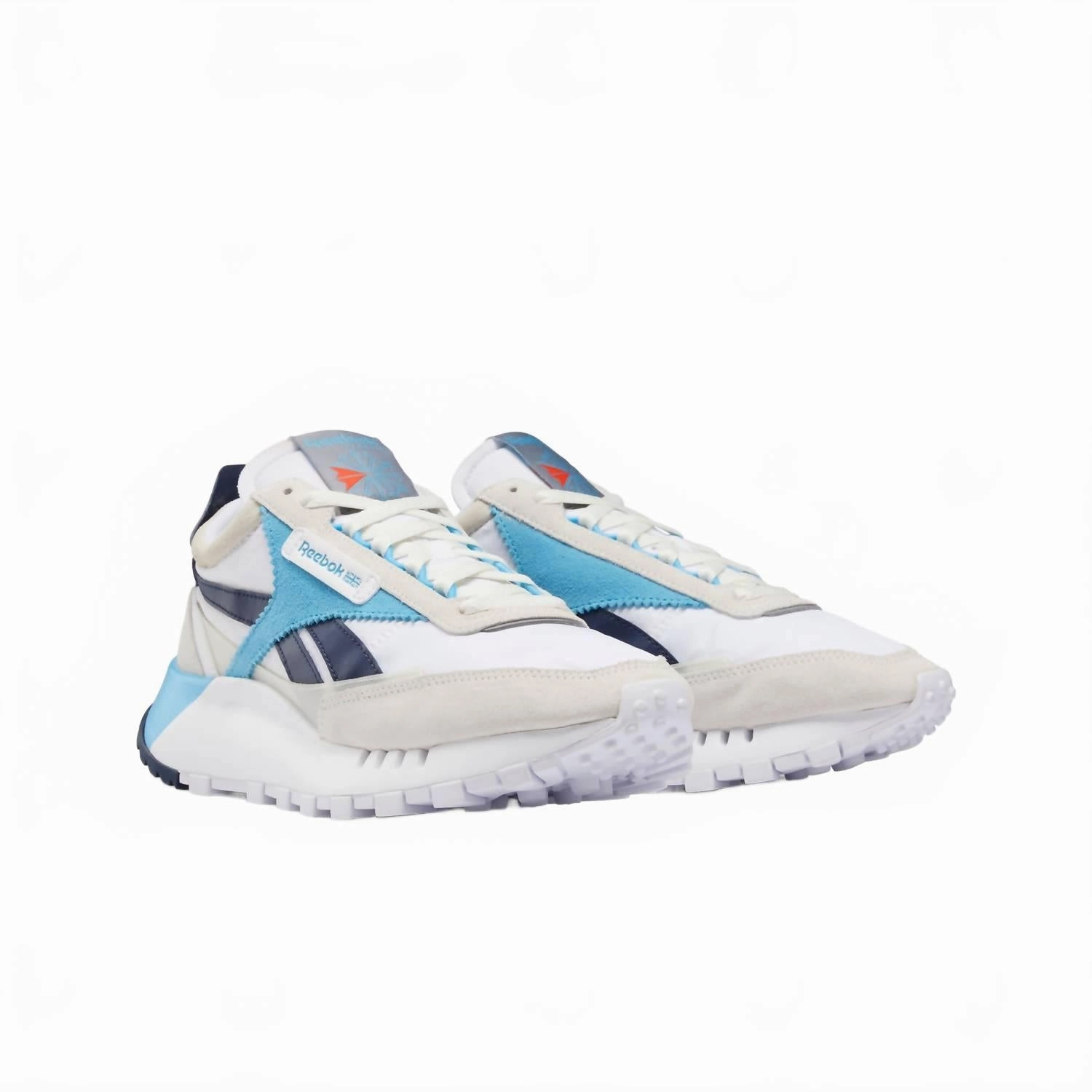 running on treadmills running in a fixed bridge area shoes Men's Classic Leather Legacy Shoes In White/vector Navy