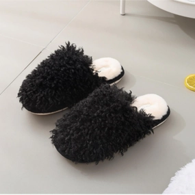 Women Fluffy Slippers In Black Contoured