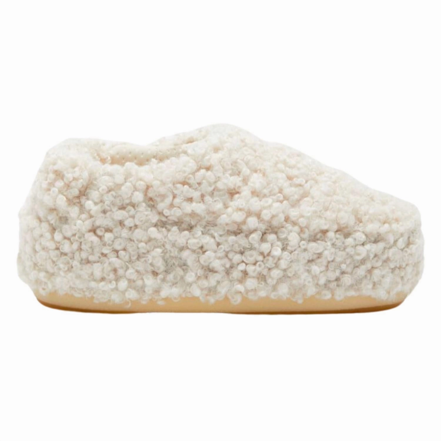 Casual Comfort Day Comfort Faux-Fur Curly Slippers In Cream