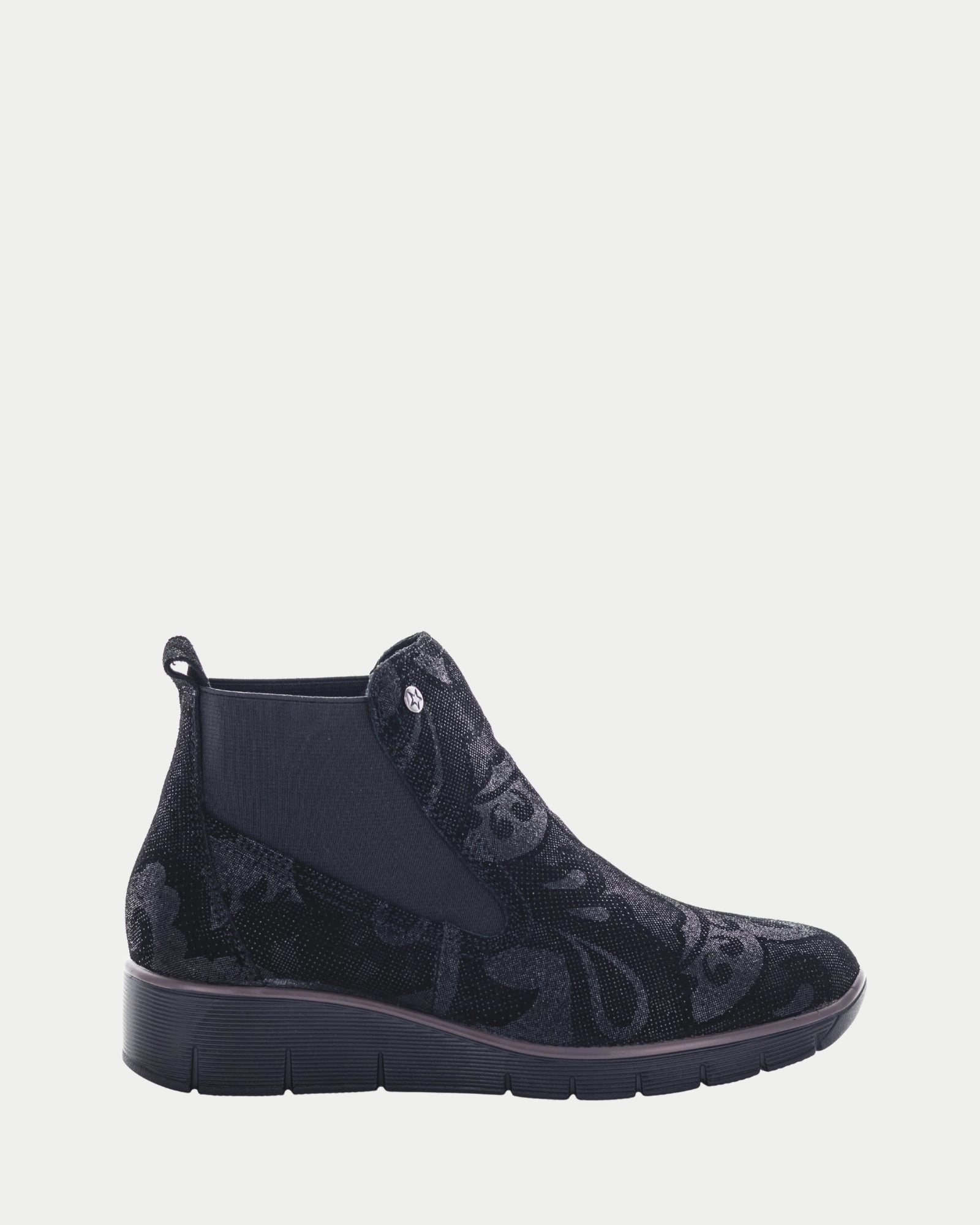 Corma Black Print Adventure Time Grippy Outsole River Crossing