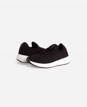 Girls Bloom Lace Up Sneaker In Black Seamless construction