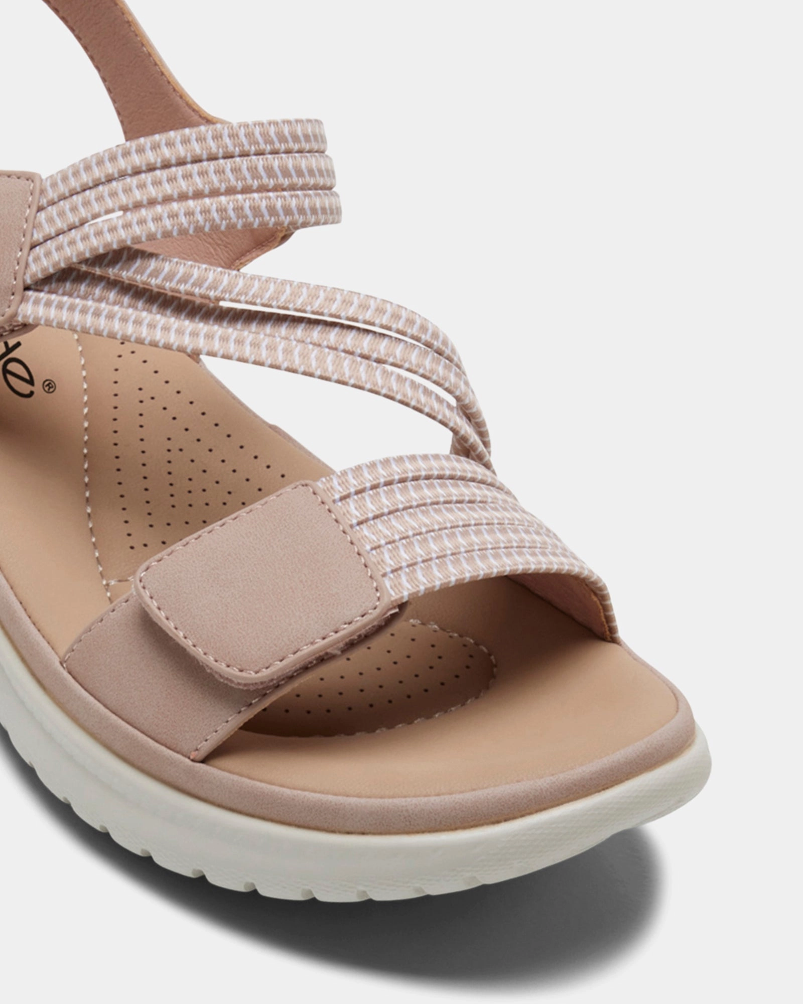 festival look Light Touch Sannah Blush