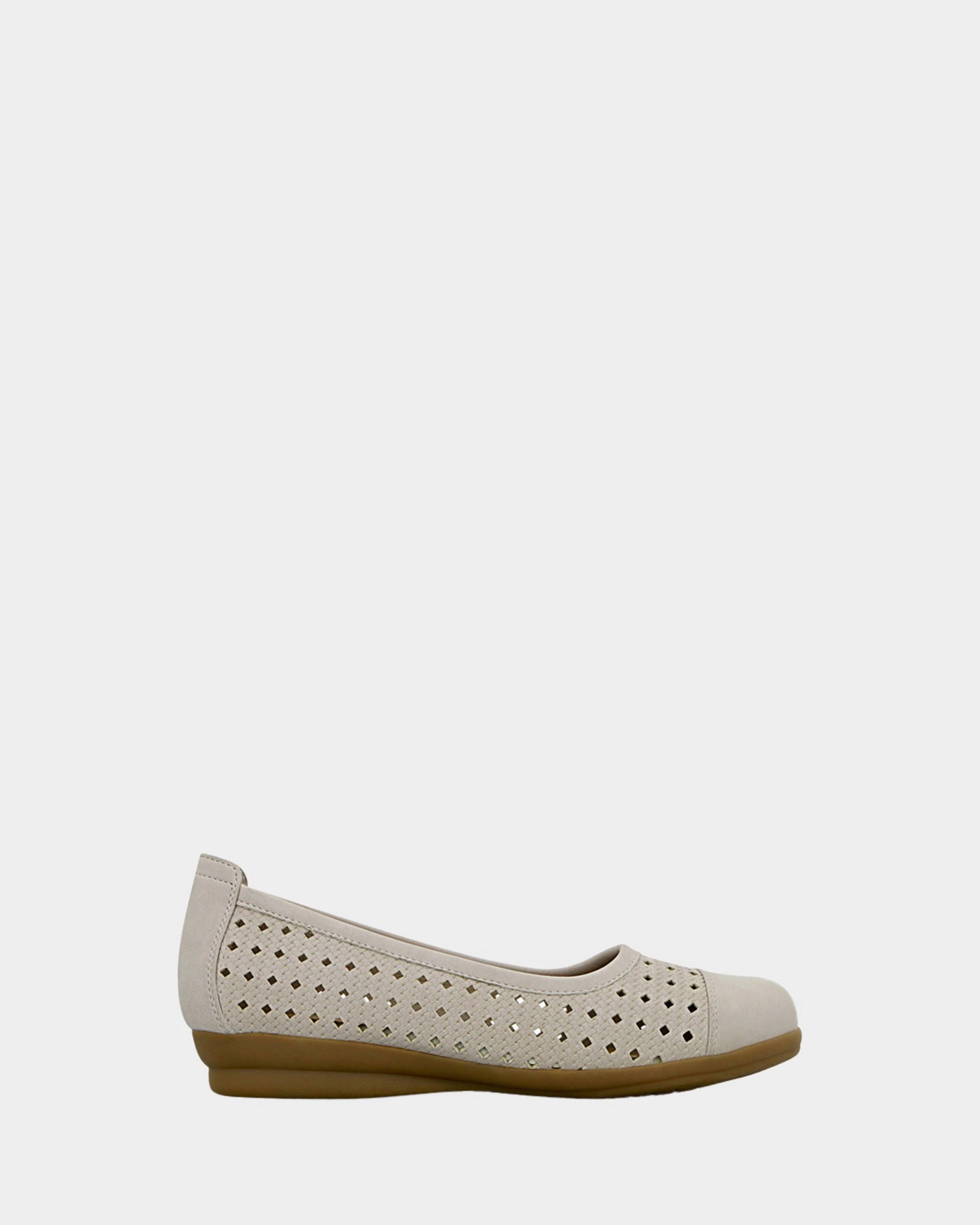 Comfortable Slip-on Design Minns Natural