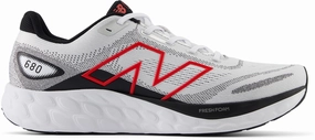 680 V8 Men's Running Shoes (Width D) adapt to different weather conditions