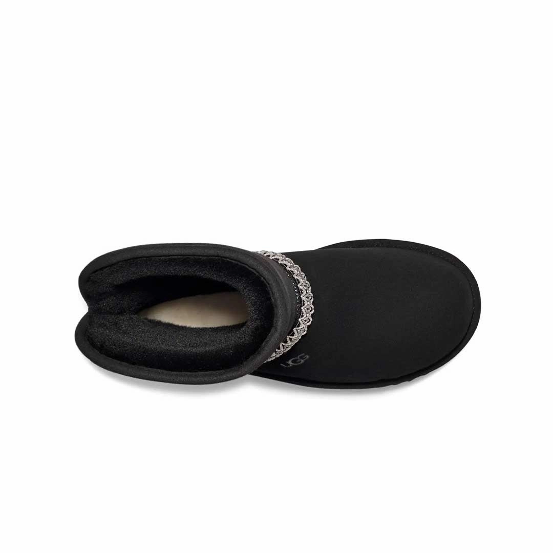 UGG? - Women's Classic Mini Crescent Boots (1158262-BLK) Rugged Built Winter Walker Family Fit