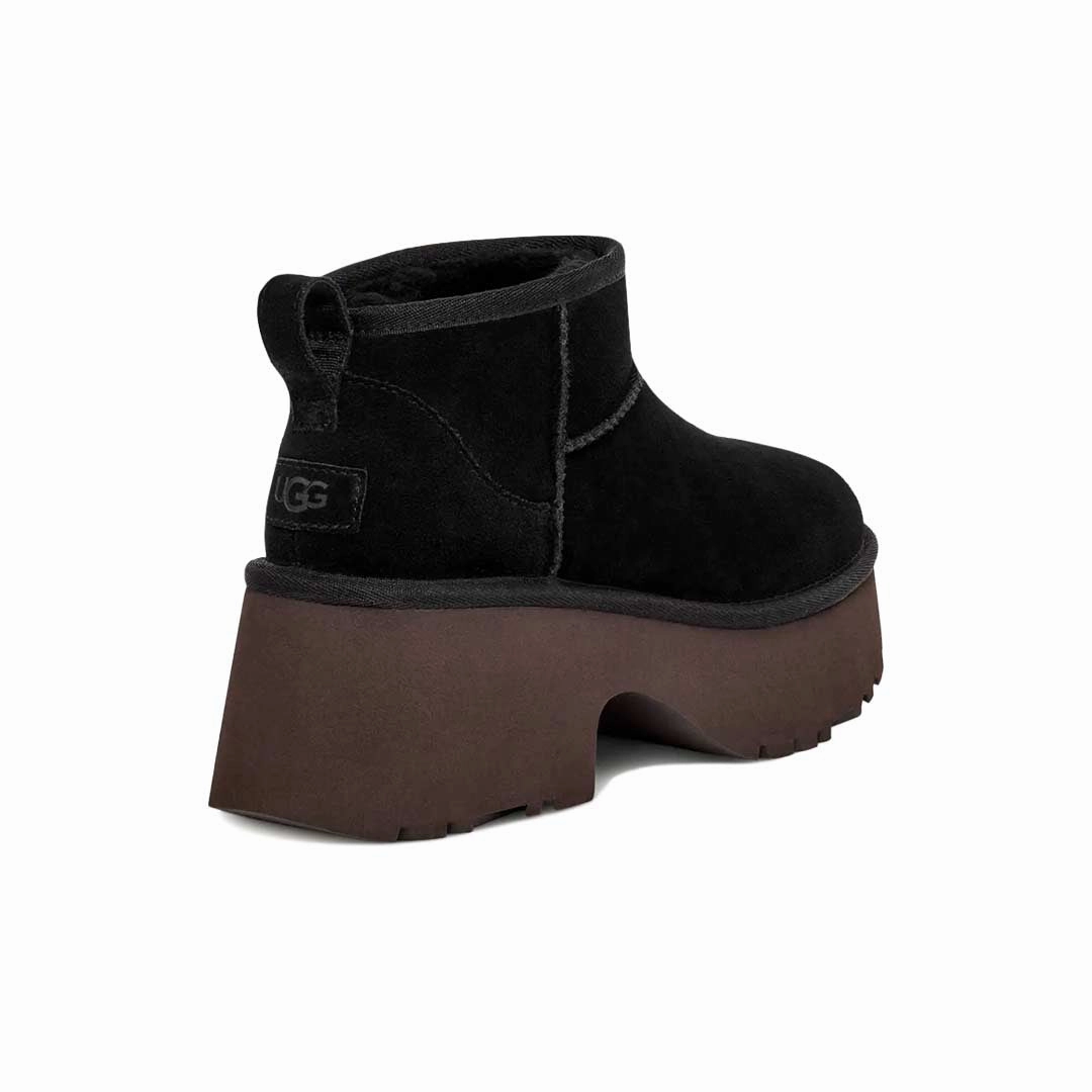 UGG? - Women's Classic Ultra Mini New Heights Boots (1158311-BLK) Light support