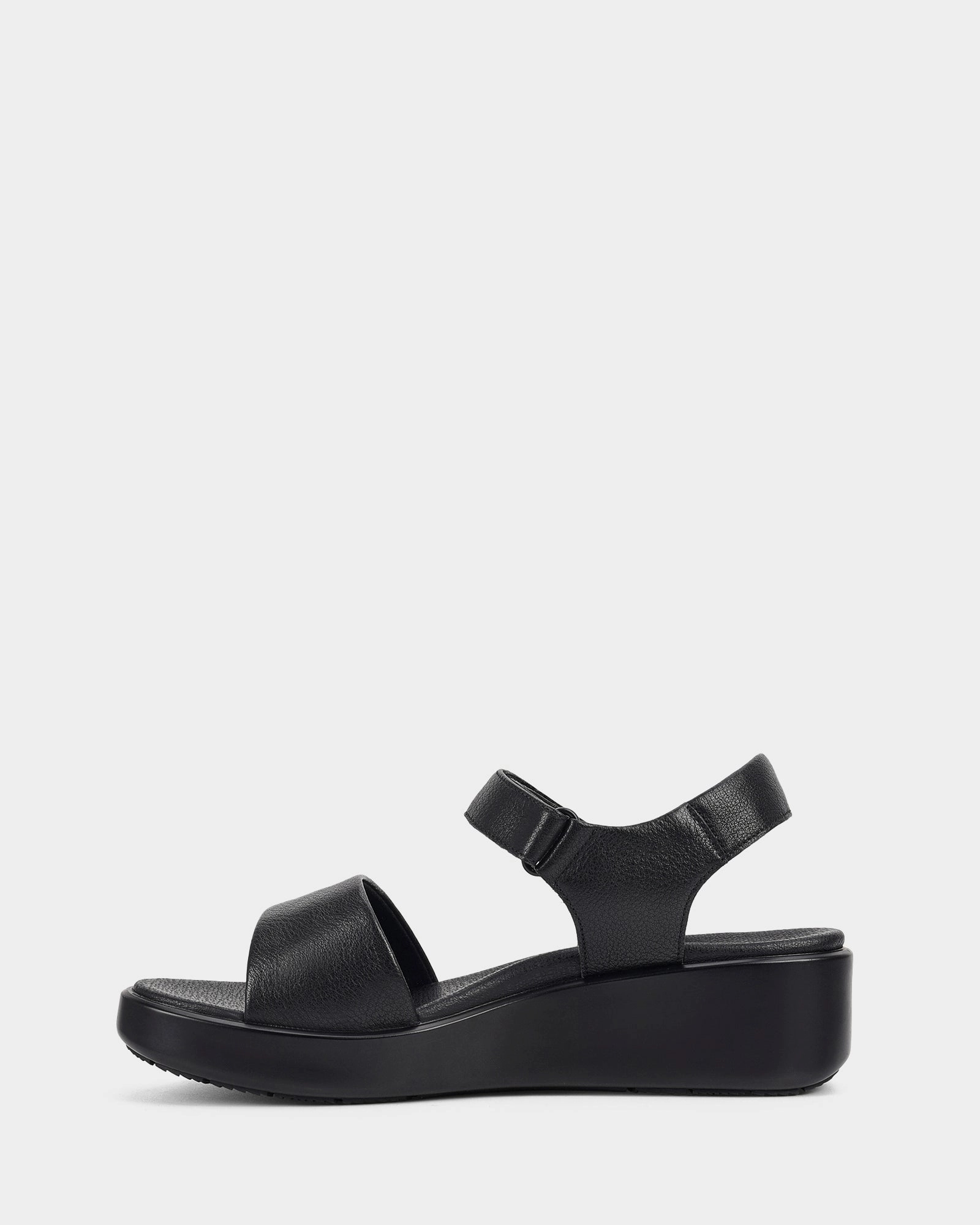 Skye Black Sport Look