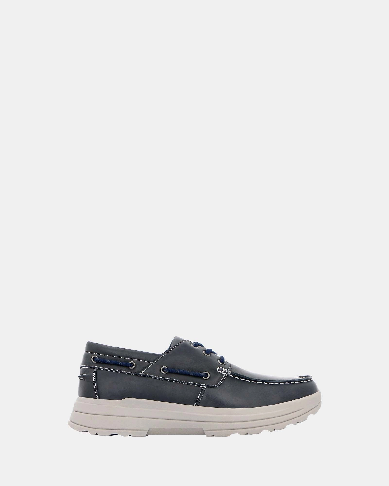 Bruno Navy Tree Step Lifestyle Pick