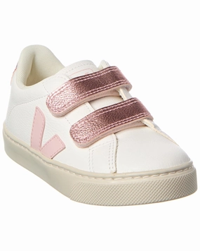 Smooth Surface Flat Finish VEJA Small Esplar Leather Sneaker