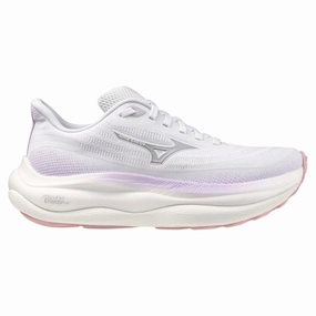 Wave Sky 9 Women's Running Shoes running in a park trail Impact Zone