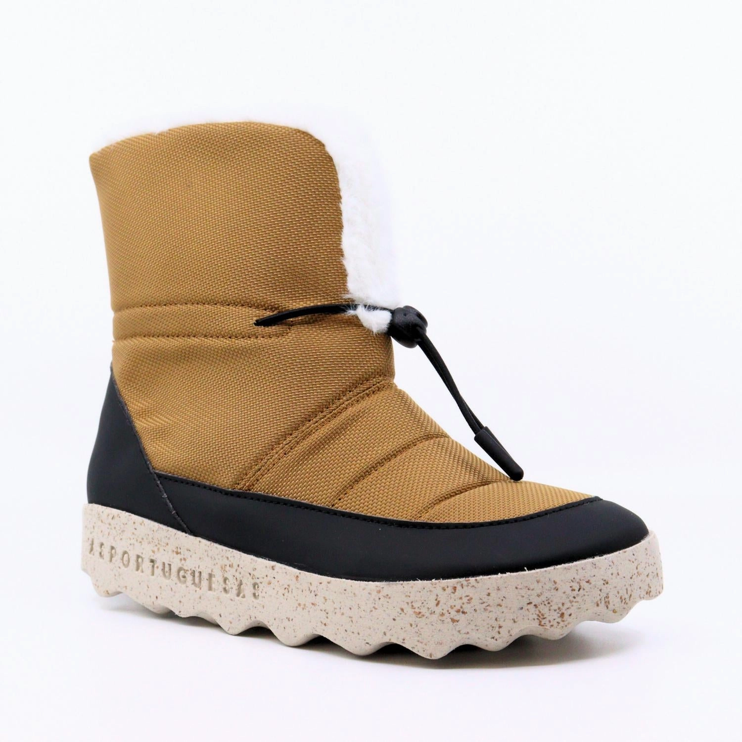 Secure Closure Women's Coat Gravity Boot In Brown