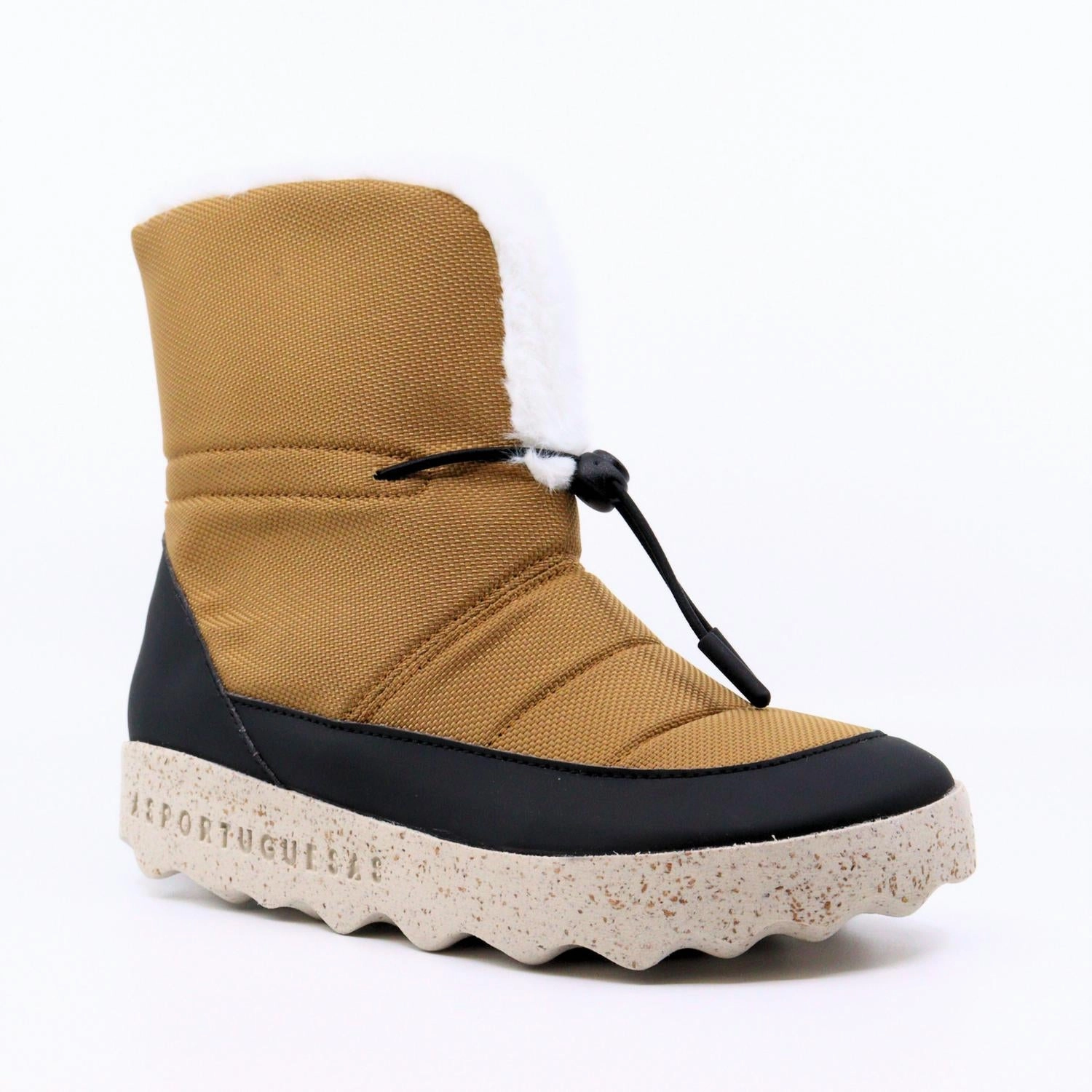 Chukka Silhouette Women's Coat Gravity Boot In Brown