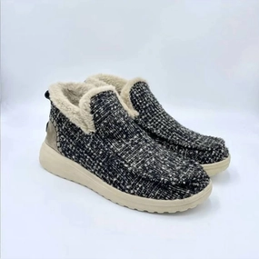 Women Denny Boots In Tan Classic Line