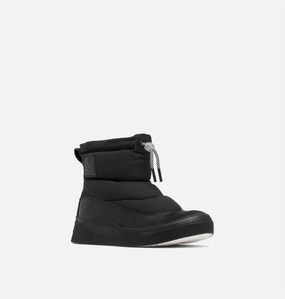 Wide fit Flexible Frame Functional Minimalist Women's Out N About Iv Puffy Boots In Black / Chalk