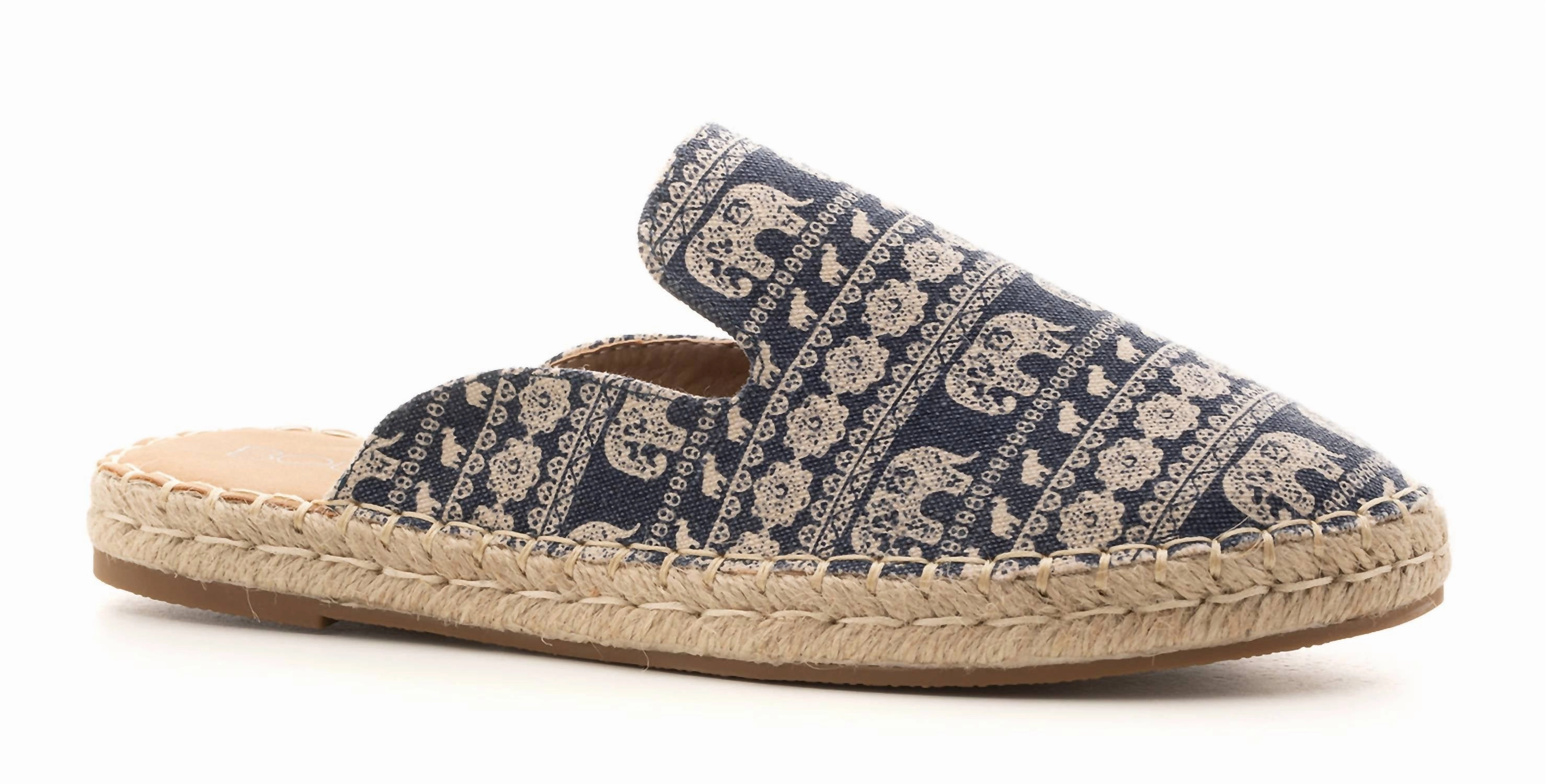 Women's Taffy Slip On Shoe In Elephant Quick Beach Footwear Quick Slip On