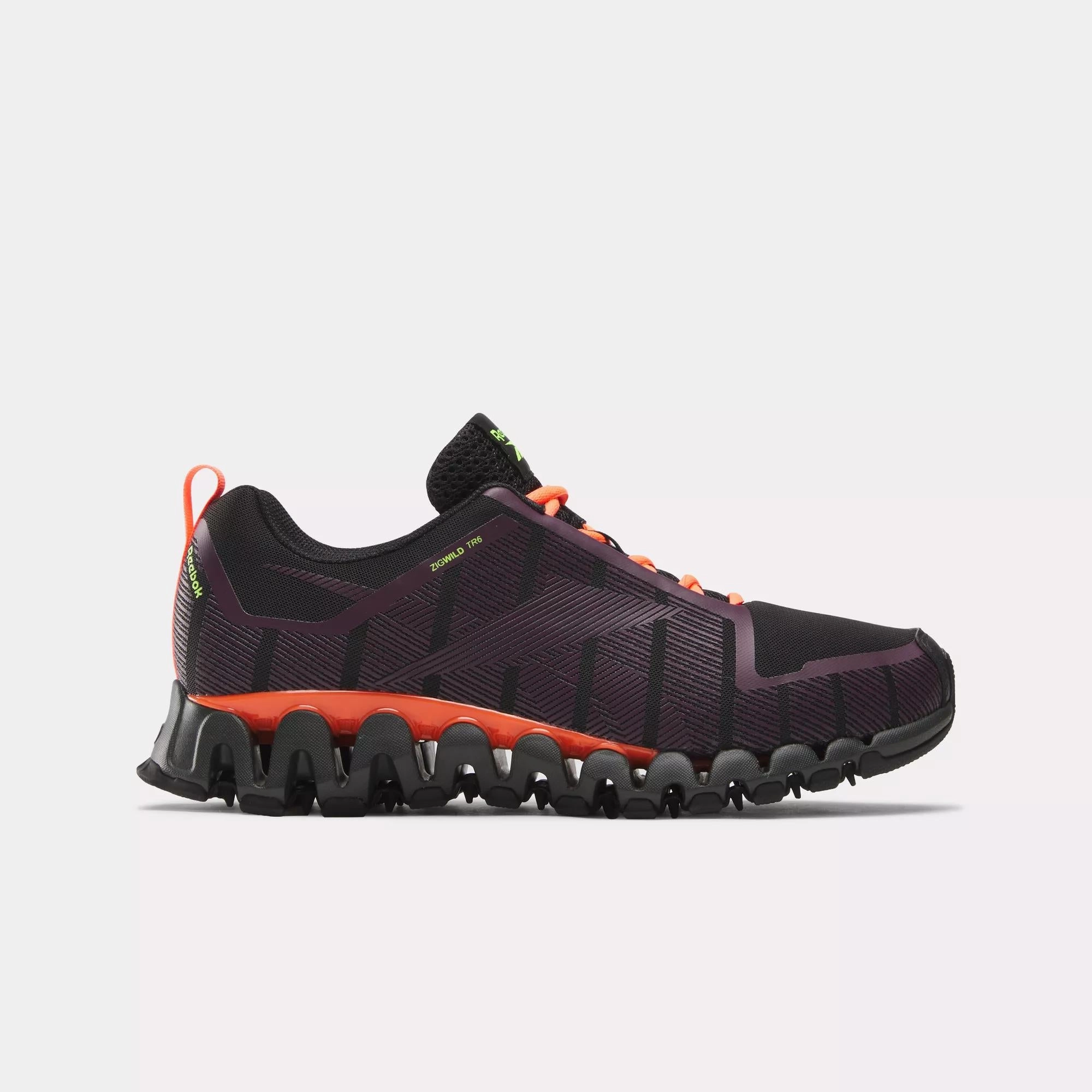 cork insole shoes running in a boardwalk area shoes ZigWild Trail 6 Shoes